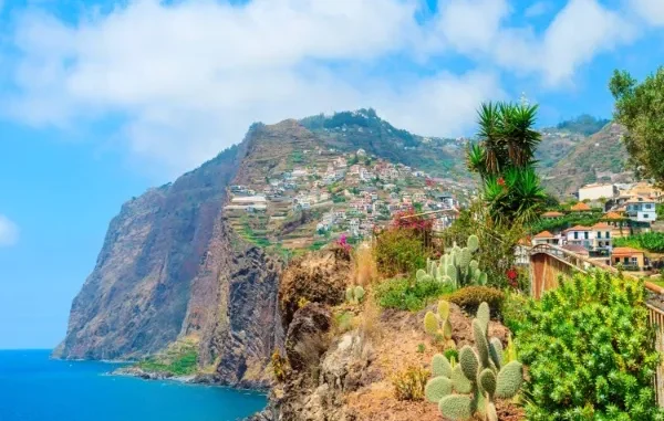 Why Small Group Tours Are the Best Way to Discover Portugal