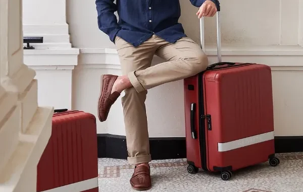 For flights and trips: how to choose a good suitcase